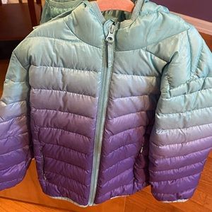 Eddie Bauer Girls Puffer coat. Size 5/6.